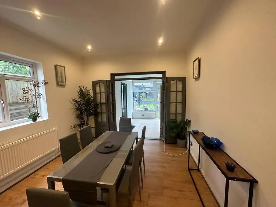 5 Bedroom House Se6 London Holiday home