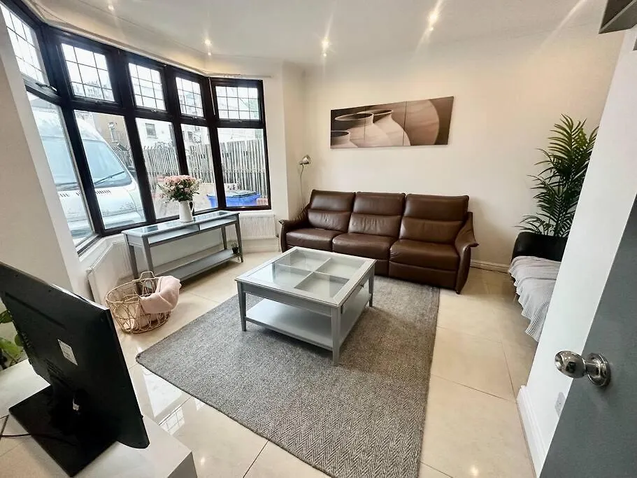 5 Bedroom House Se6 London