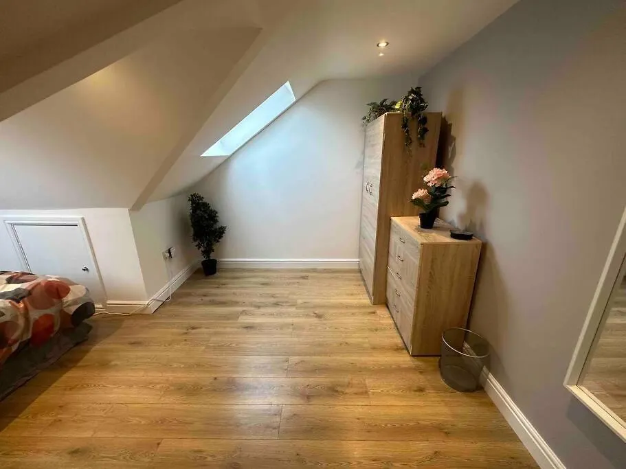 5 Bedroom House Se6 London 0*,  United Kingdom